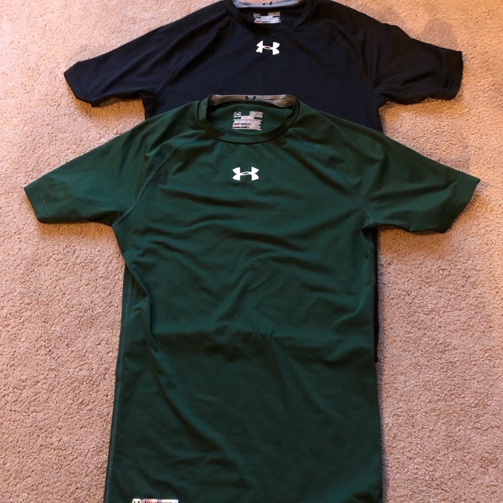 2 men’s under armour tees